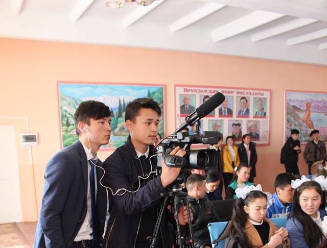 “Камеры в руках детей”: О вреде курения среди подростков