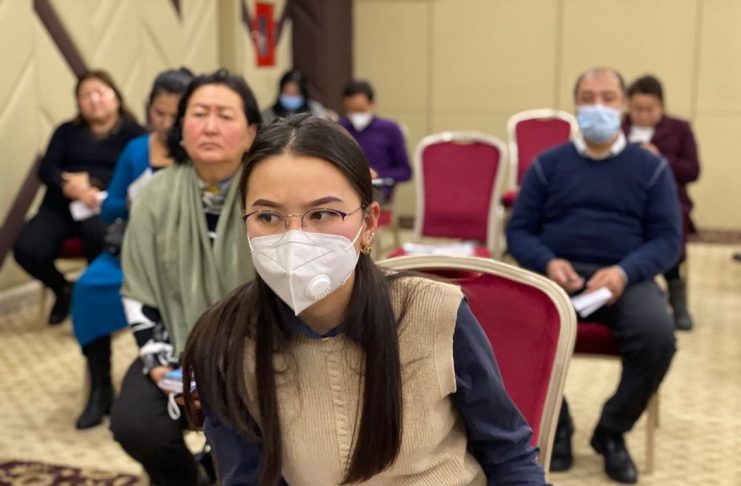 Провели диалог по обсуждению досрочных выборов Президента КР 2021 года и Конституционной реформы в Кыргызской Республике